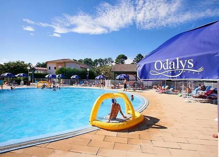 Jolie Maisonnette Dans Village Vacances Soustons Plage