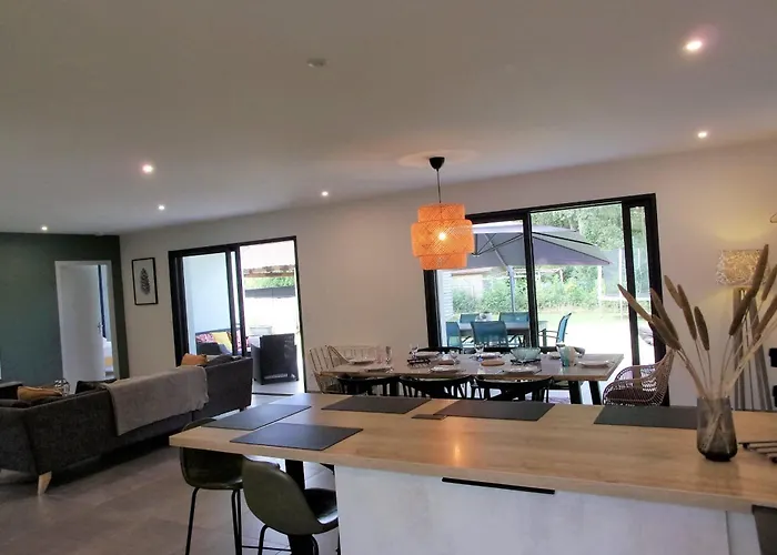 Spacious House With Garden
